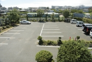 新埼玉霊園・広々駐車スペース